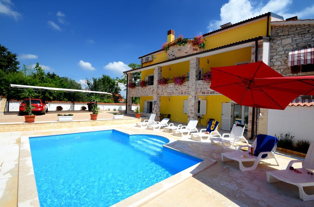 Apartments Villa Mimi Visnjan Ngoại thất bức ảnh