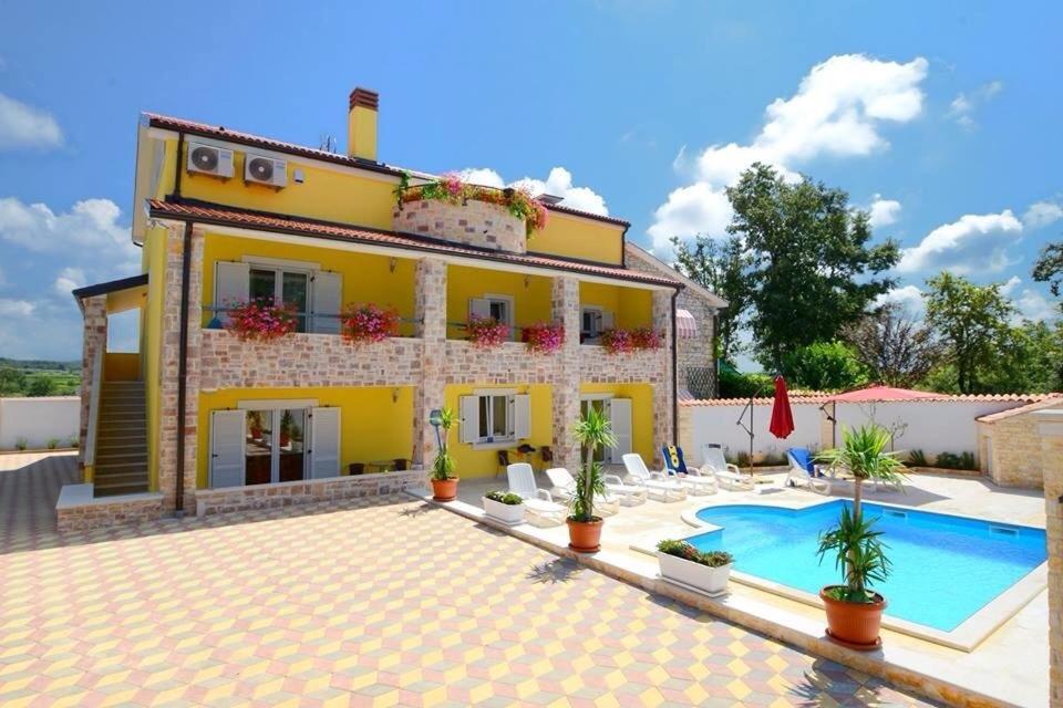 Apartments Villa Mimi Visnjan Ngoại thất bức ảnh